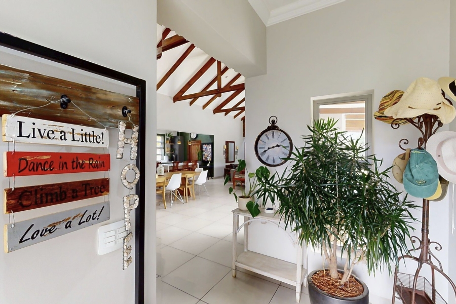 3 Bedroom Property for Sale in Kraaibosch Western Cape
